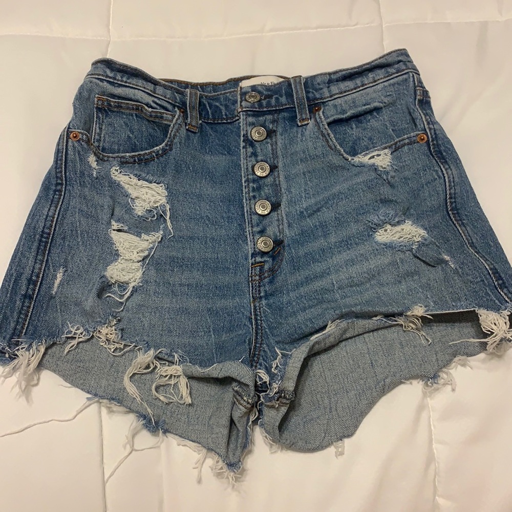 Abercrombie & Fitch Ultra High Rise Mom Short